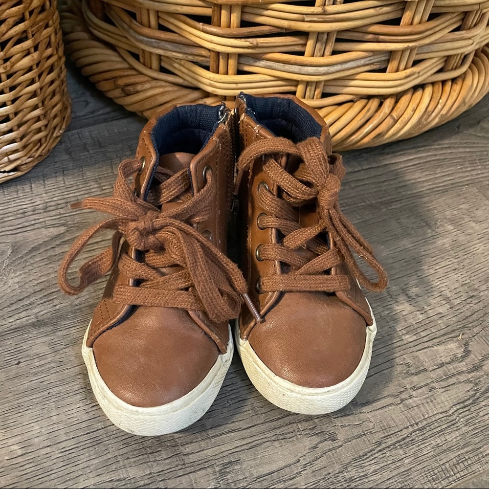 Cat & Jack brown zip shoes
